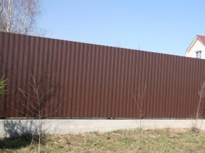 Забор из профнастила на ленточном фундаменте 15 метров