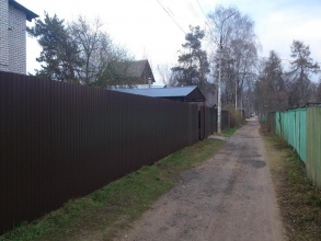 Забор из профнастила с утрамбовкой щебнем 105 метров