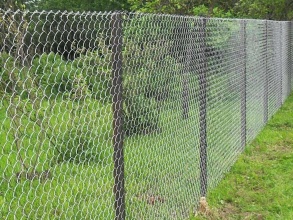 Забор из сетки рабицы в натяг 10 метров