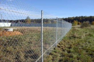 Забор из сетки рабицы в натяг с протяжкой арматуры 300 метров